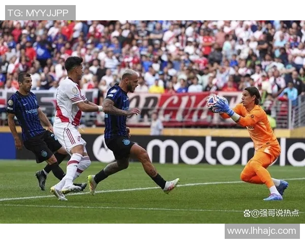 戴汗带的足球明星们如何在赛场上展现激情与实力的完美结合